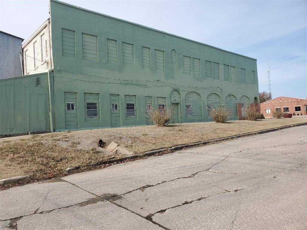 507 W Broadway ST, Okemah, OK 74859