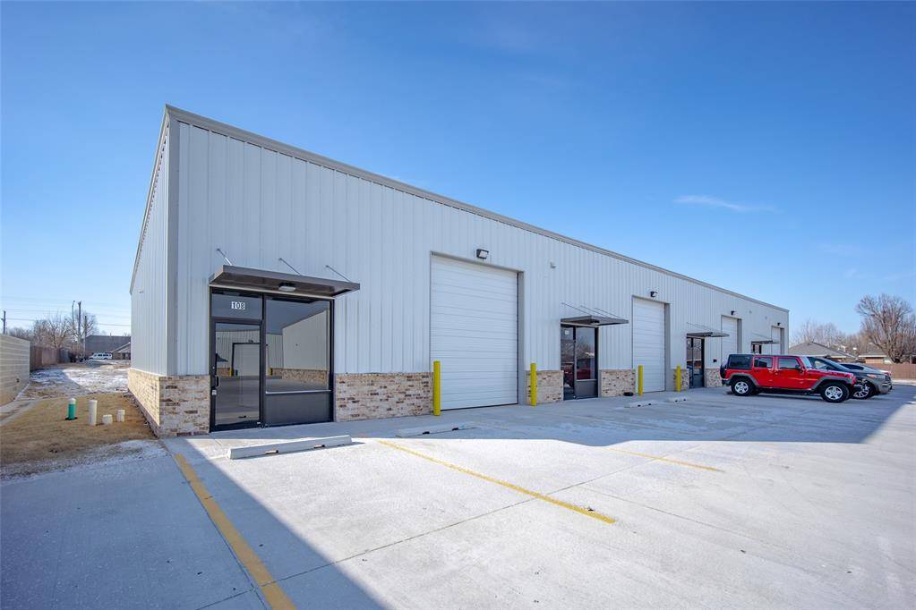 220 Chisholm Trail WAY #106, Mustang, OK 73064