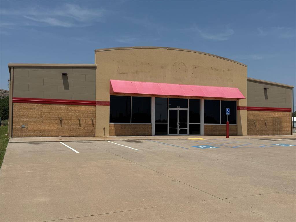 215 E 1st ST, Granite, OK 73547