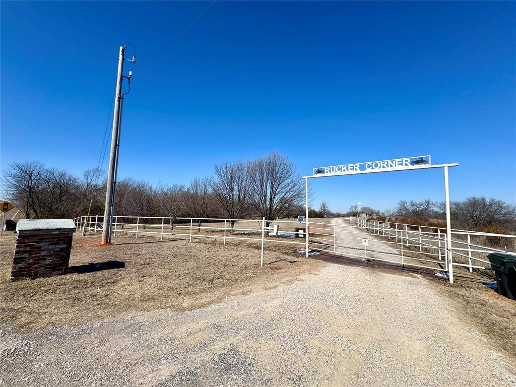 1301 E Tecumseh RD, Norman, OK 73071