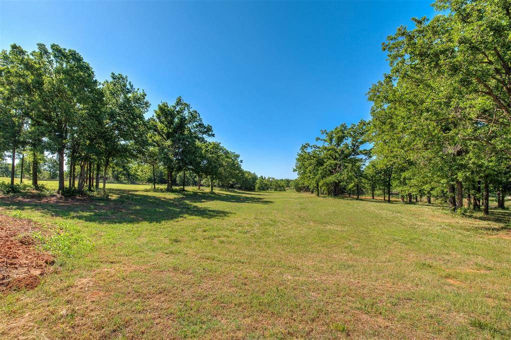 9162 Creek View RD, Guthrie, OK 73044
