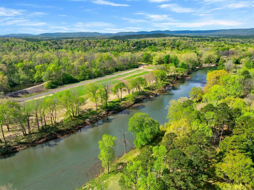 387 N Riverbend RD, Smithville, OK 74957