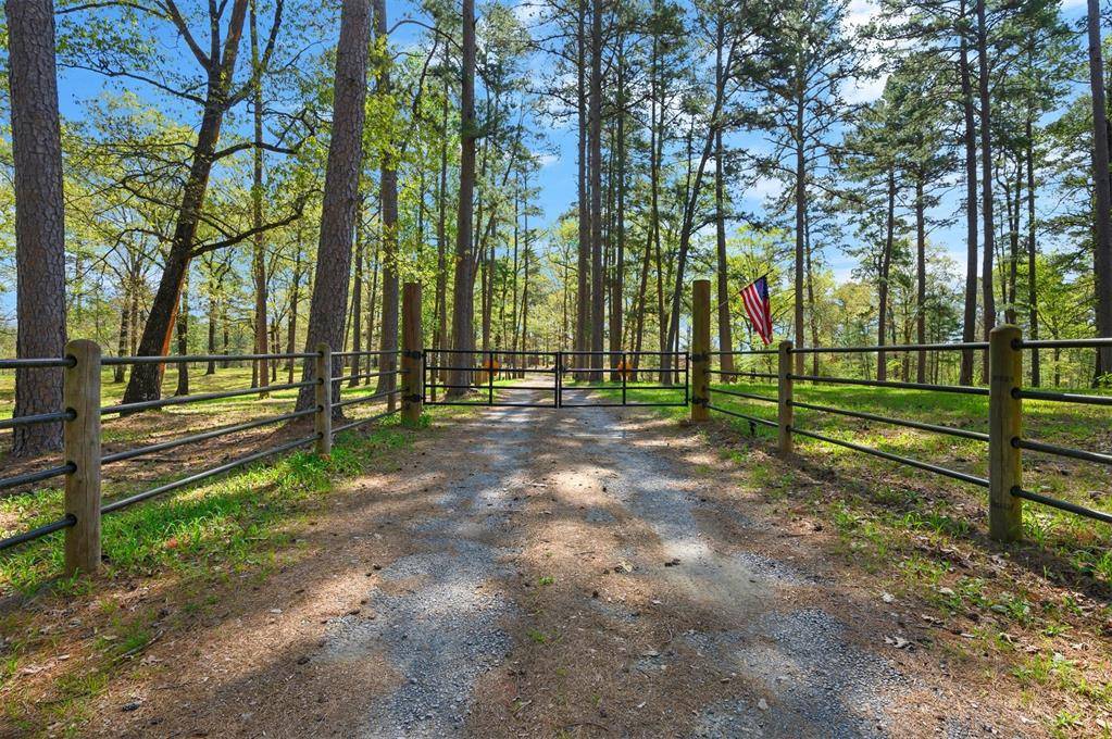 387 N Riverbend RD, Smithville, OK 74957