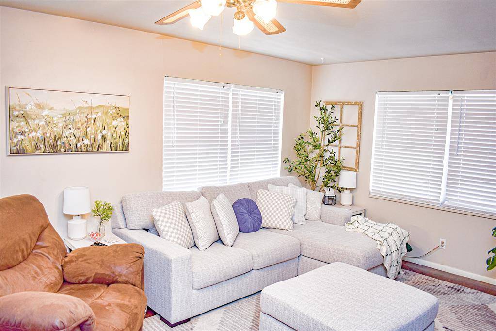 207 Pioneer WAY, Burns Flat, OK 73647