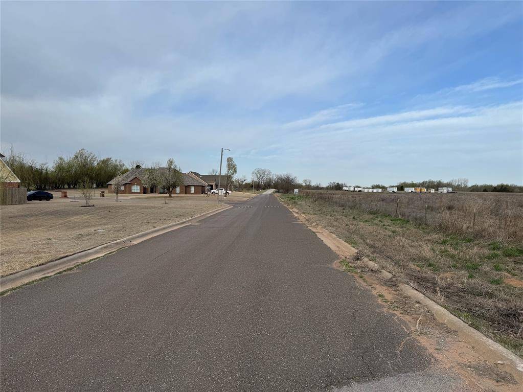1 W Cimarron BLVD, Crescent, OK 73028