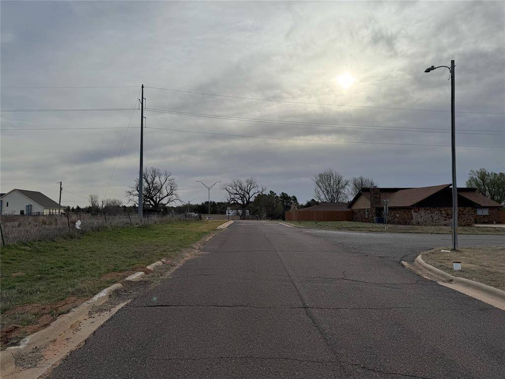 1 W Cimarron BLVD, Crescent, OK 73028