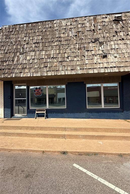 207 W Main ST, Binger, OK 73009