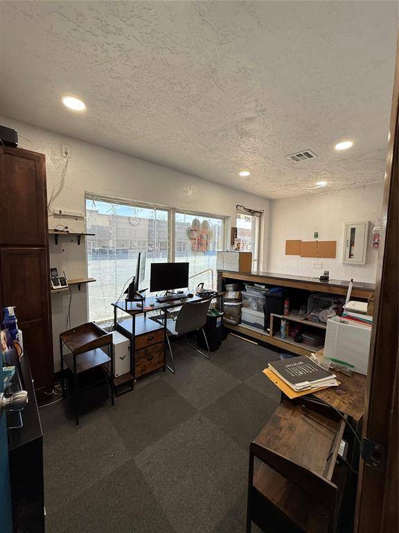 207 W Main ST, Binger, OK 73009