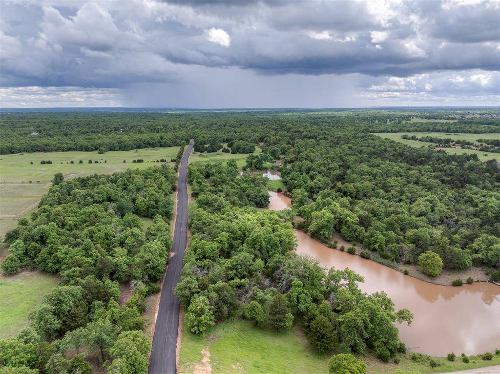 10200 Waterglen RD, Guthrie, OK 73044