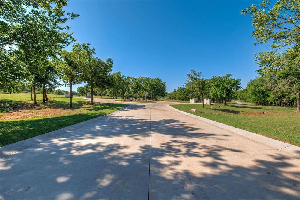 9827 Waterglen RD, Guthrie, OK 73044