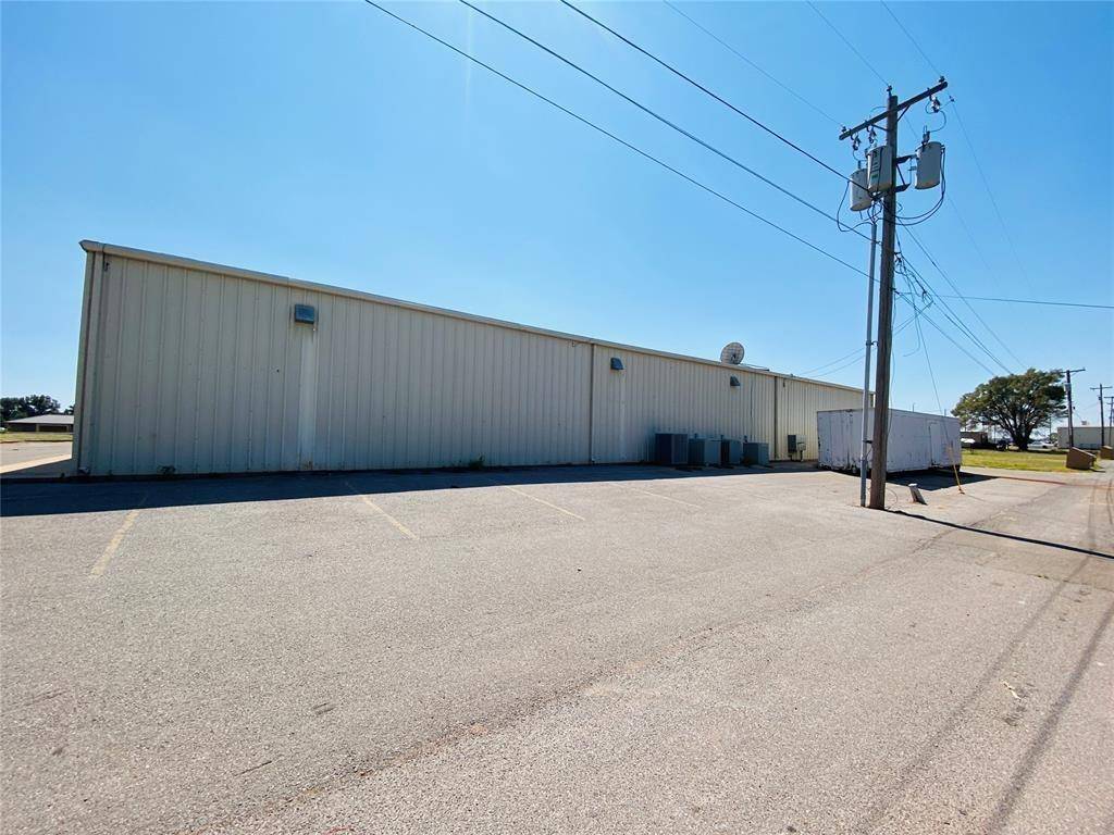 2821 W 3rd ST, Elk City, OK 73644