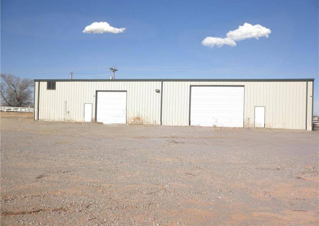 17204 HWY 152, Sweetwater, OK 73666