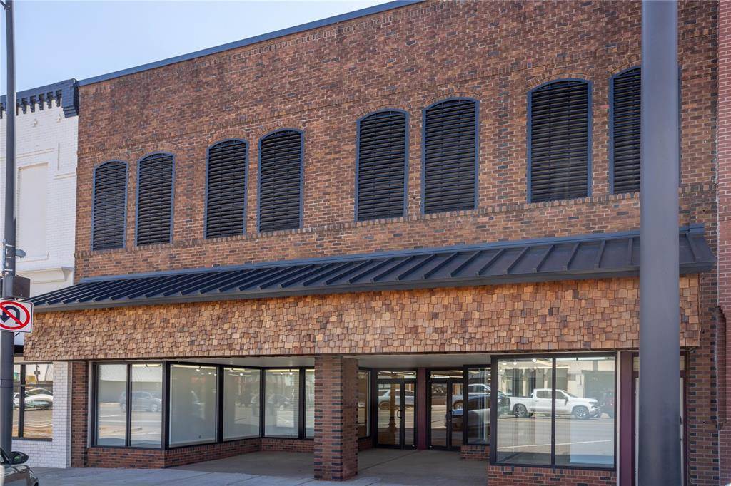 106 W Main ST, Weatherford, OK 73096