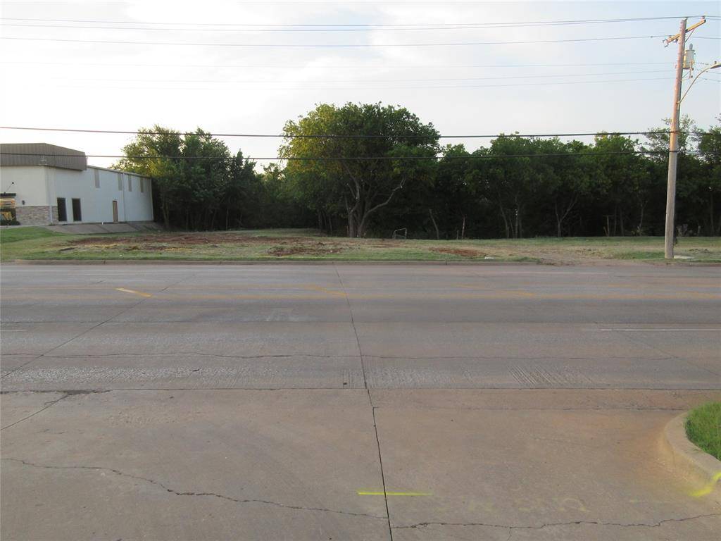 319323 SE 4th ST, Moore, OK 73160