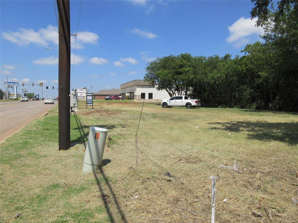 319323 SE 4th ST, Moore, OK 73160