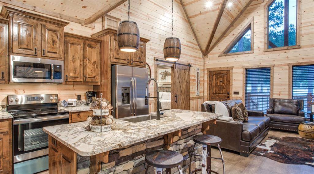 222 Lost Dogwood TRL, Broken Bow, OK 74728