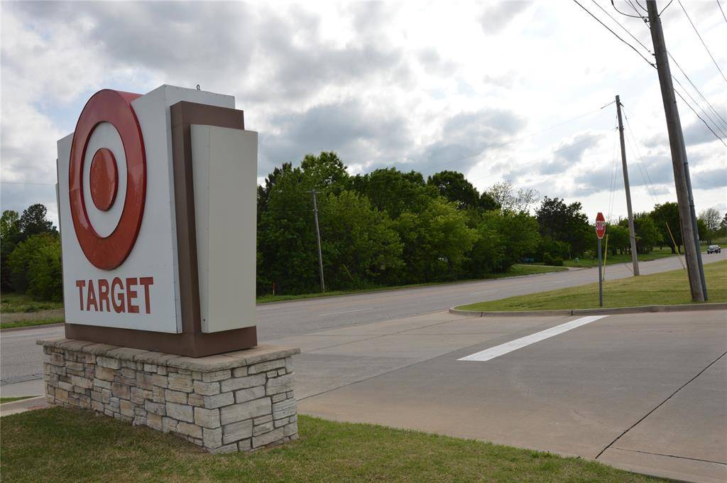 13200 NW 10th ST, Yukon, OK 73099