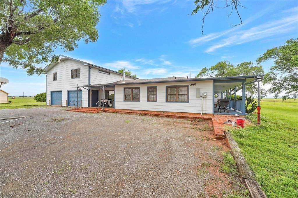 11747 N 2240 RD, Cordell, OK 73632