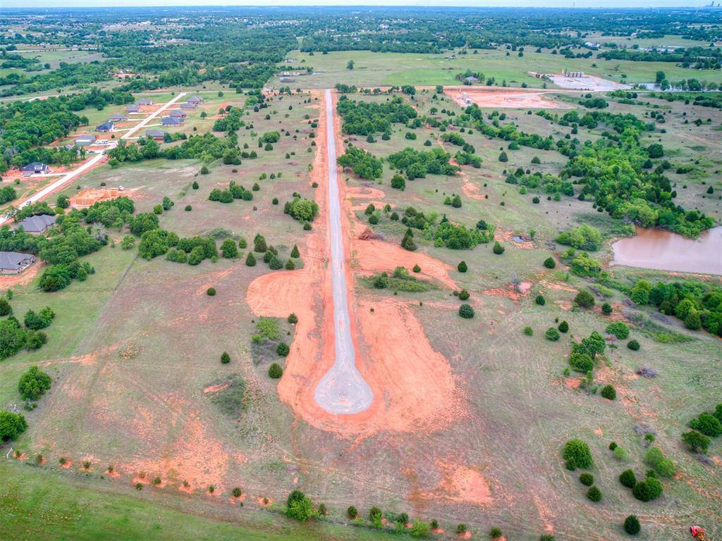 1229 Twin Oaks Dr, Blanchard, OK 73010