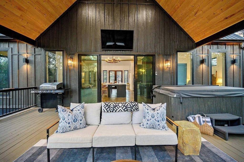 2427 Camp Ranch RD, Broken Bow, OK 74728