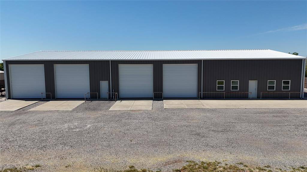 24176 E 998 RD, Weatherford, OK 73096