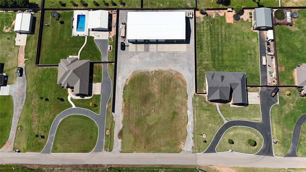 24176 E 998 RD, Weatherford, OK 73096