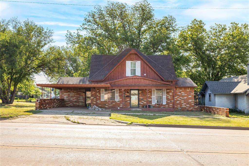 310 N 4th ST, Sayre, OK 73662