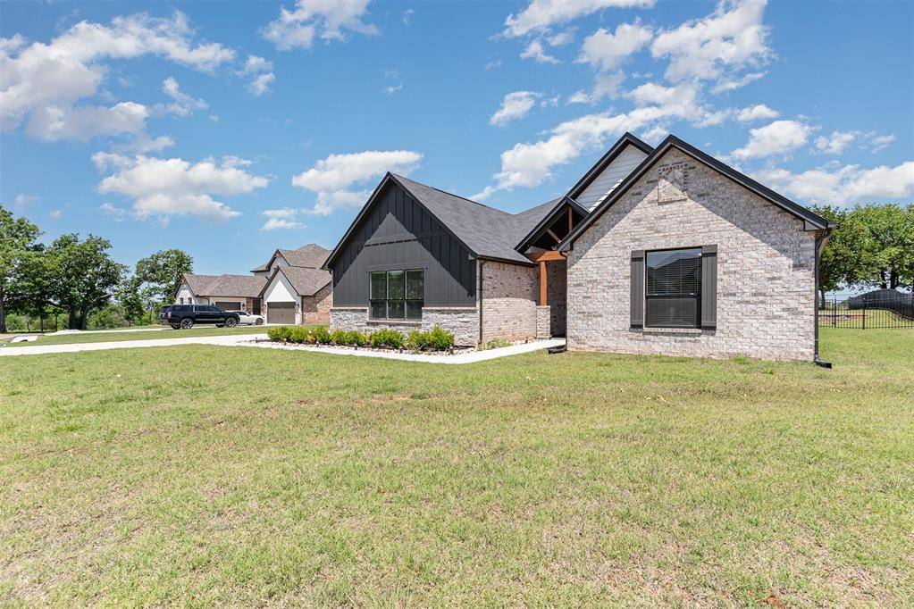 2246 Jackson LN, Blanchard, OK 73010