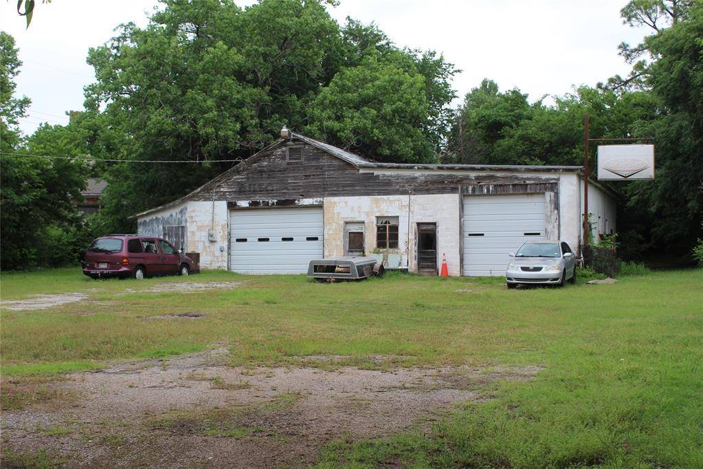 724 E 1st ST, Chandler, OK 74834