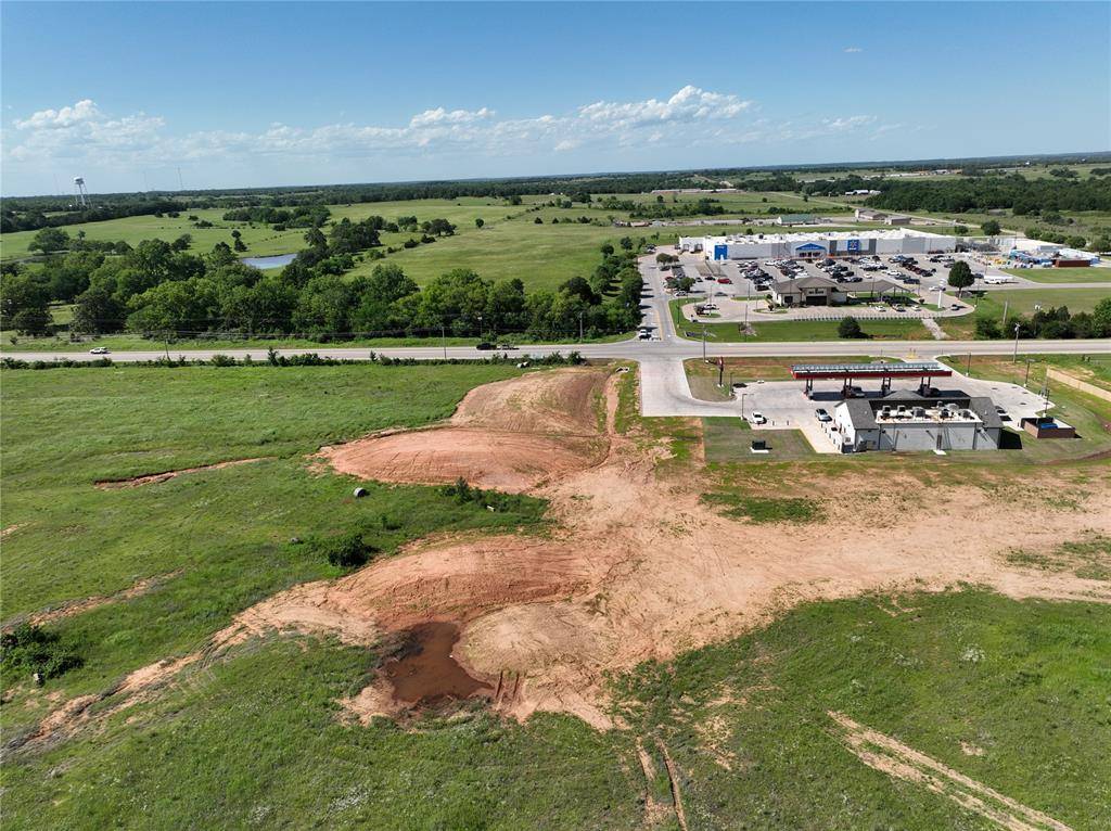 E 1st ST, Chandler, OK 74834
