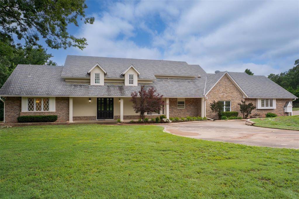 2108 Woodhill RD, Edmond, OK 73025