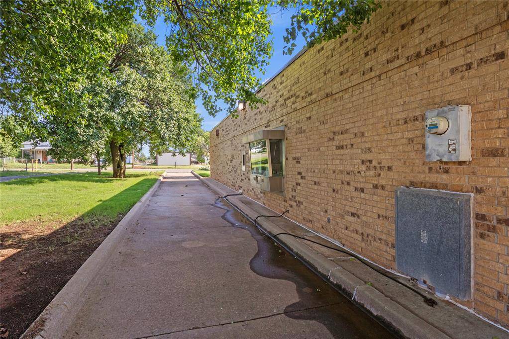 400 S Main AVE, Custer City, OK 73639