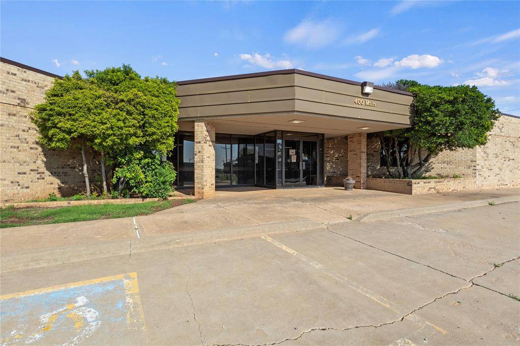 400 S Main AVE, Custer City, OK 73639