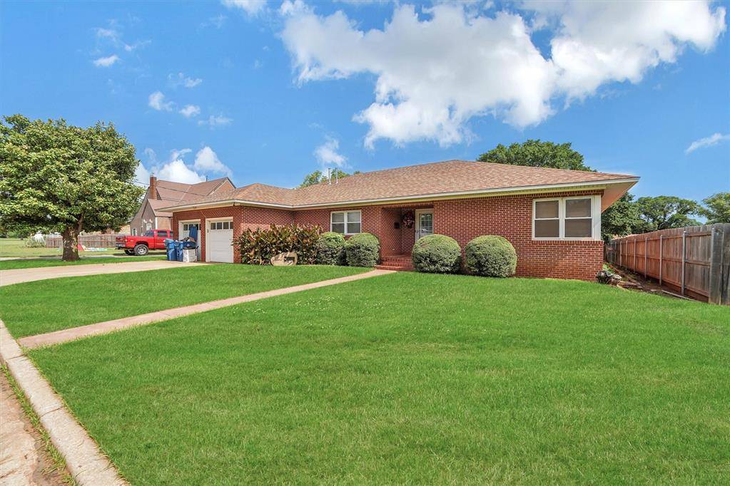 315 W 6th ST, Cordell, OK 73632