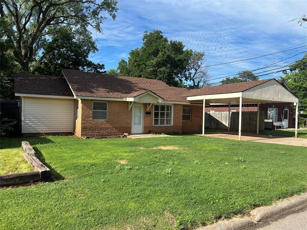 1708 W Modelle AVE, Clinton, OK 73601