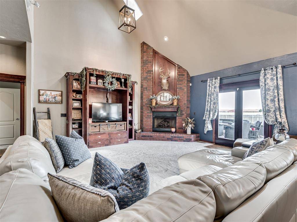 2005 Oak CIR, Piedmont, OK 73078