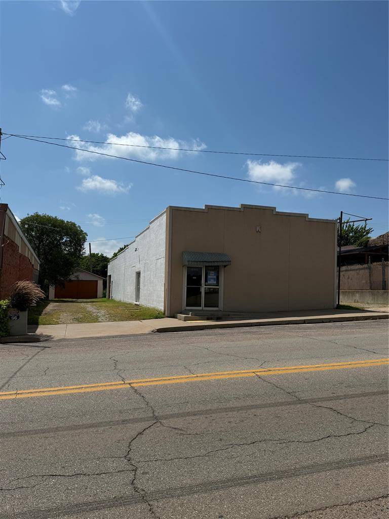 1109 Manvel AVE, Chandler, OK 74834
