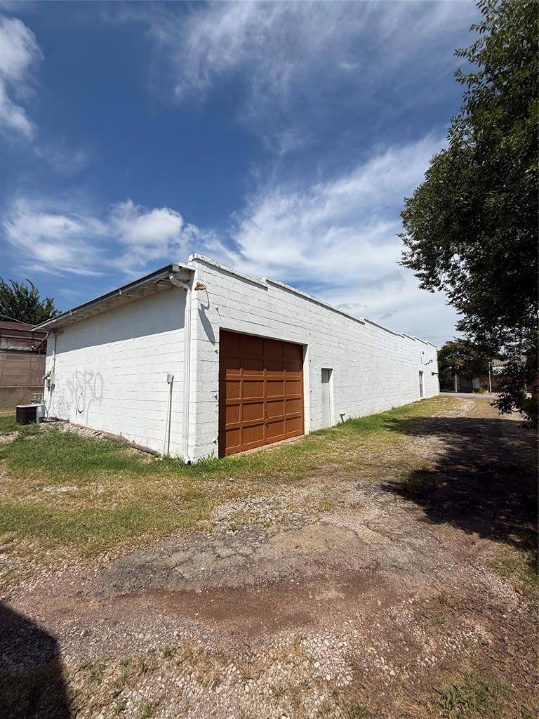 1109 Manvel AVE, Chandler, OK 74834