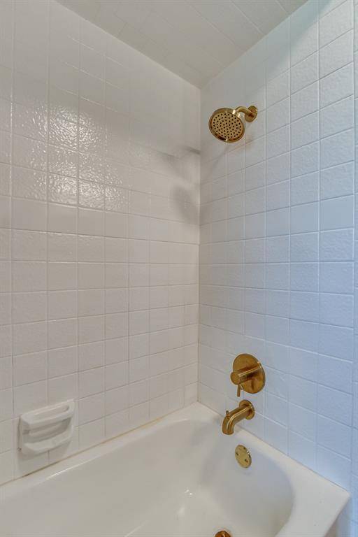 2200 Lazy Brook TRL, Edmond, OK 73013