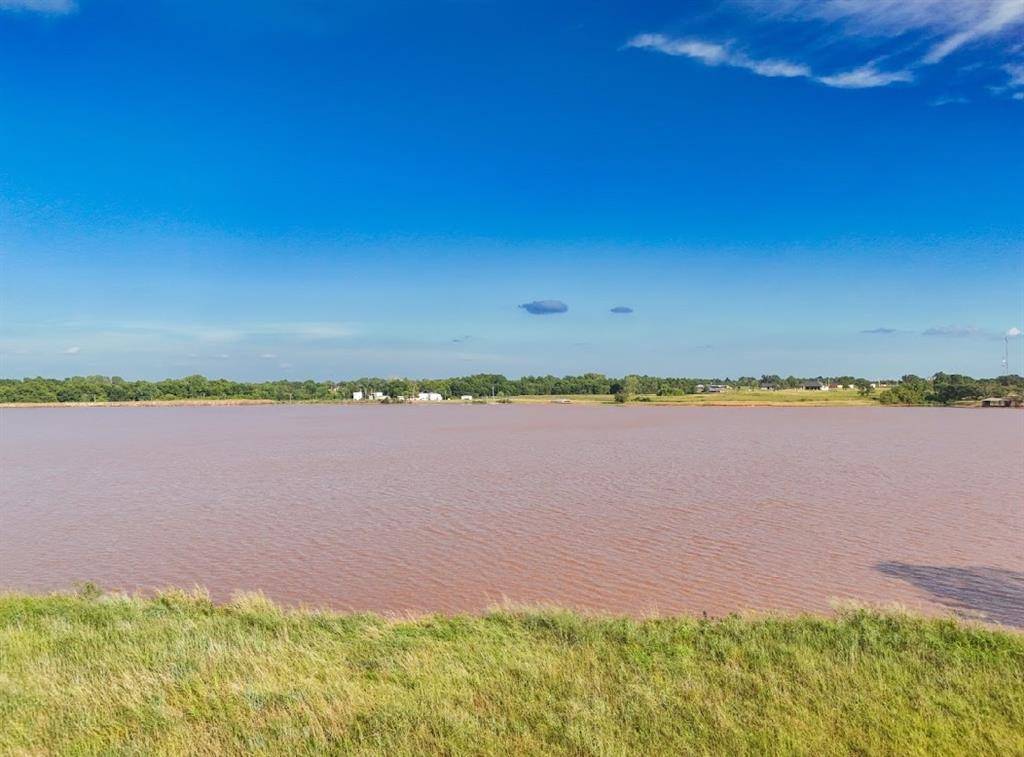 18709 Sharon RD, Shawnee, OK 74801