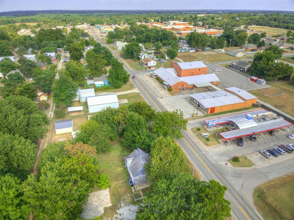 827 W Bdwy AVE, Mcloud, OK 74851