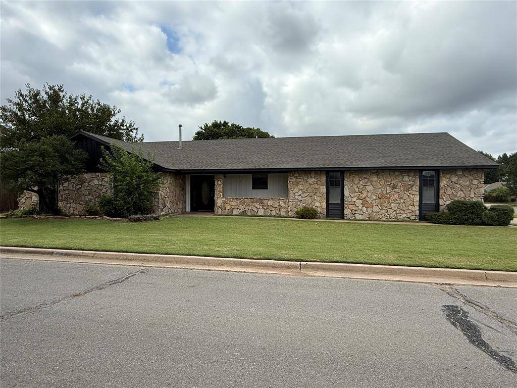 101 Regency DR, Clinton, OK 73601