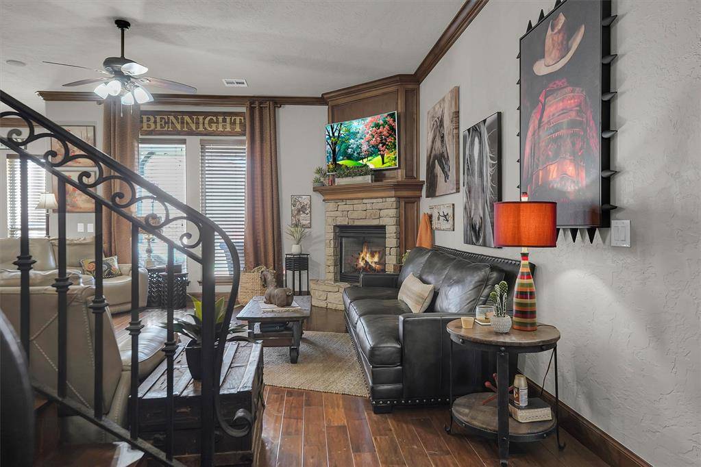 612 Old Home PL, Yukon, OK 73099