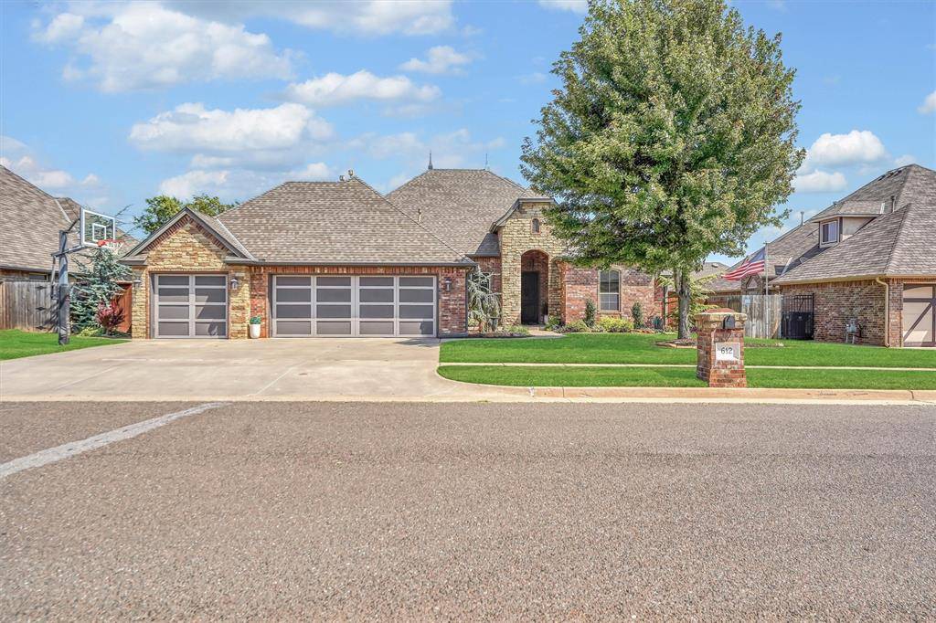 612 Old Home PL, Yukon, OK 73099