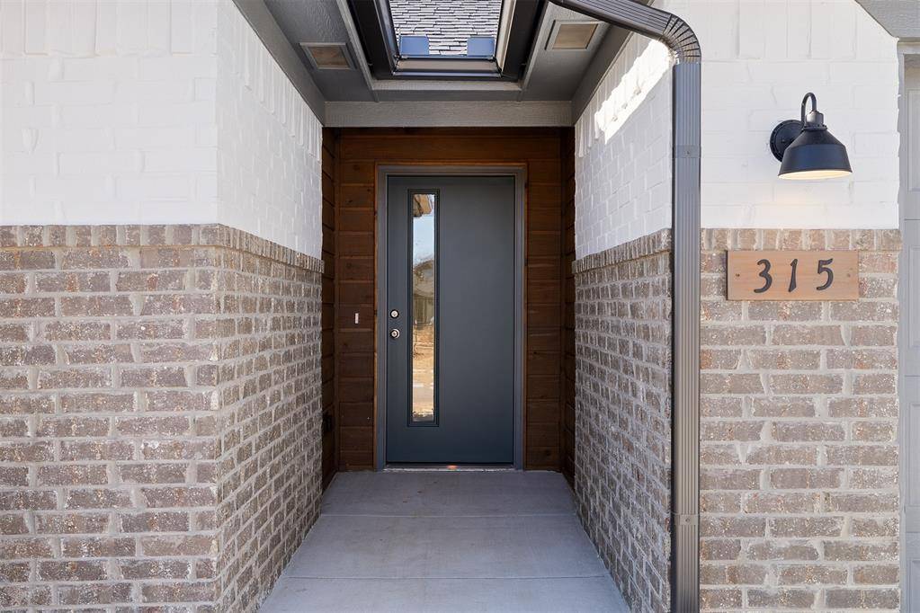 315 Woodrock ST, Harrah, OK 73045