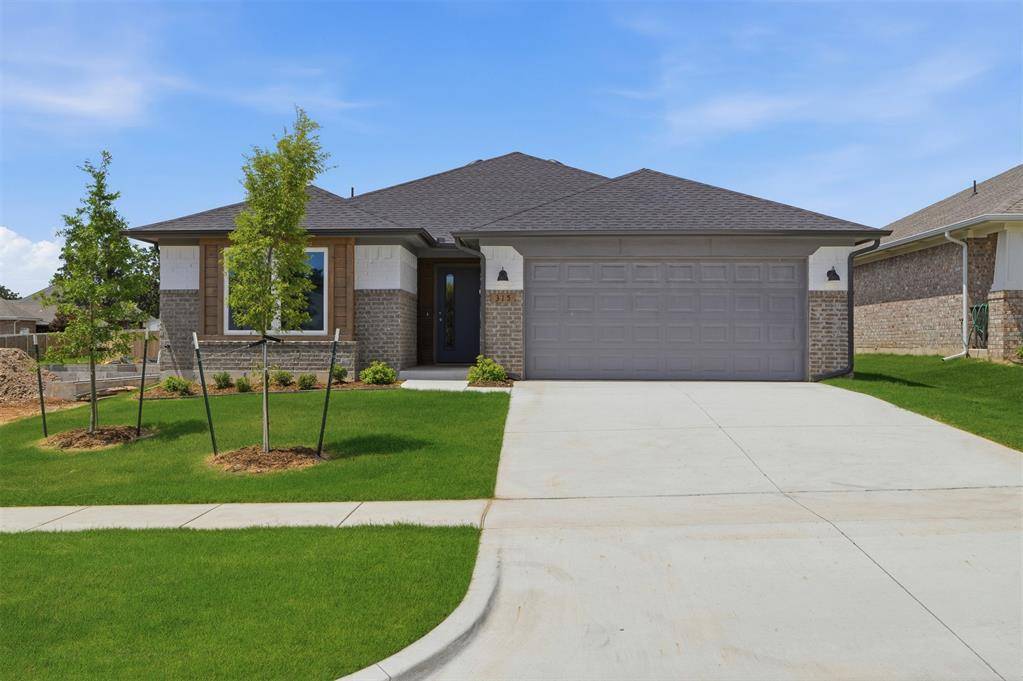 315 Woodrock ST, Harrah, OK 73045