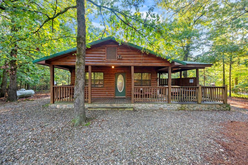 320 Orca RD, Broken Bow, OK 74728