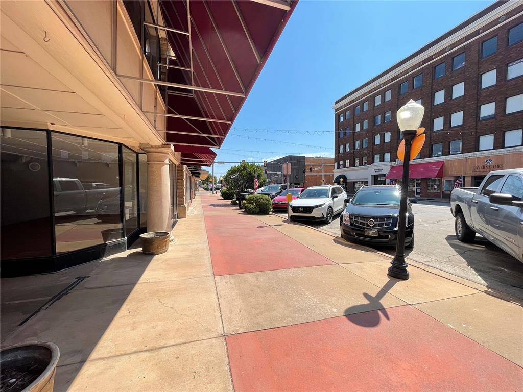 410 W Chickasha AVE, Chickasha, OK 73018