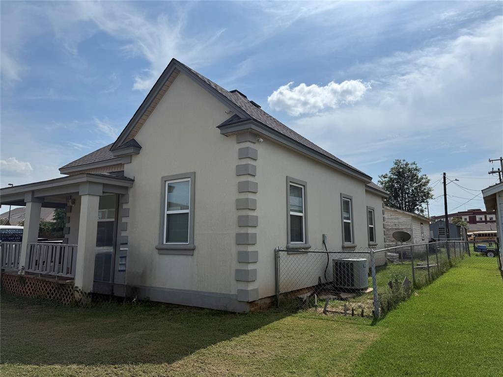 407 W Wade ST, El Reno, OK 73036