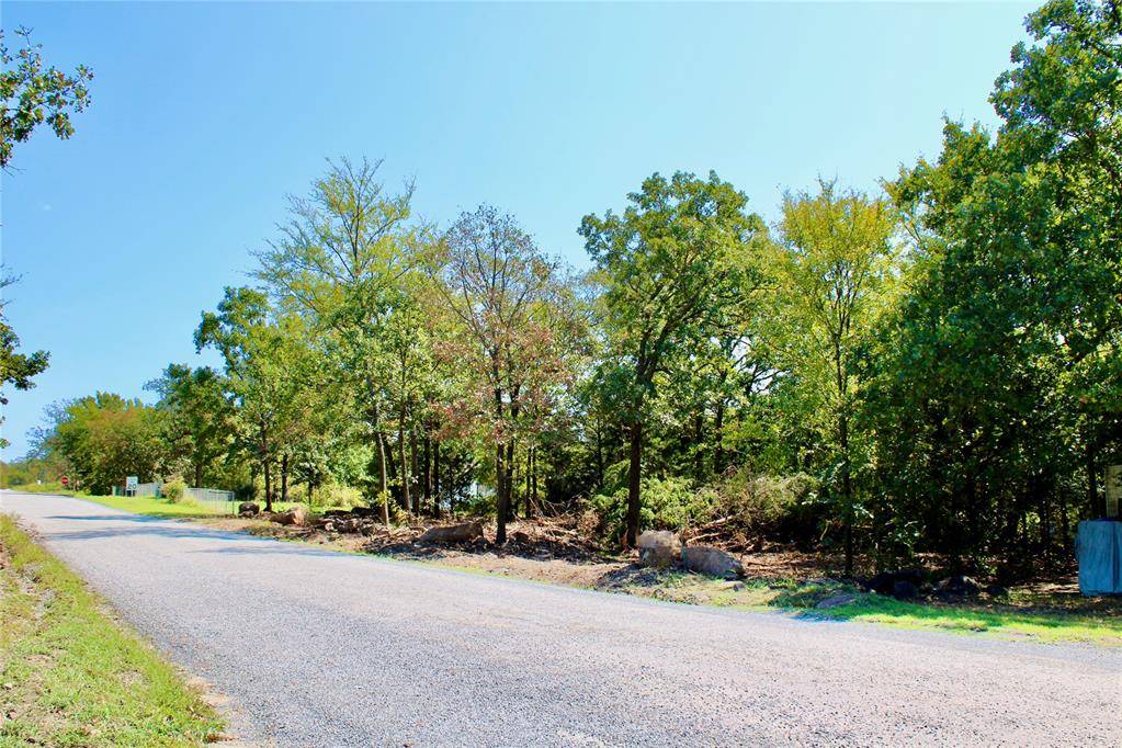 Pine DR, Stigler, OK 74462